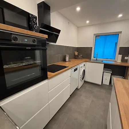 Modernes In Parkplatz Kueche Ruhig Holiday home *